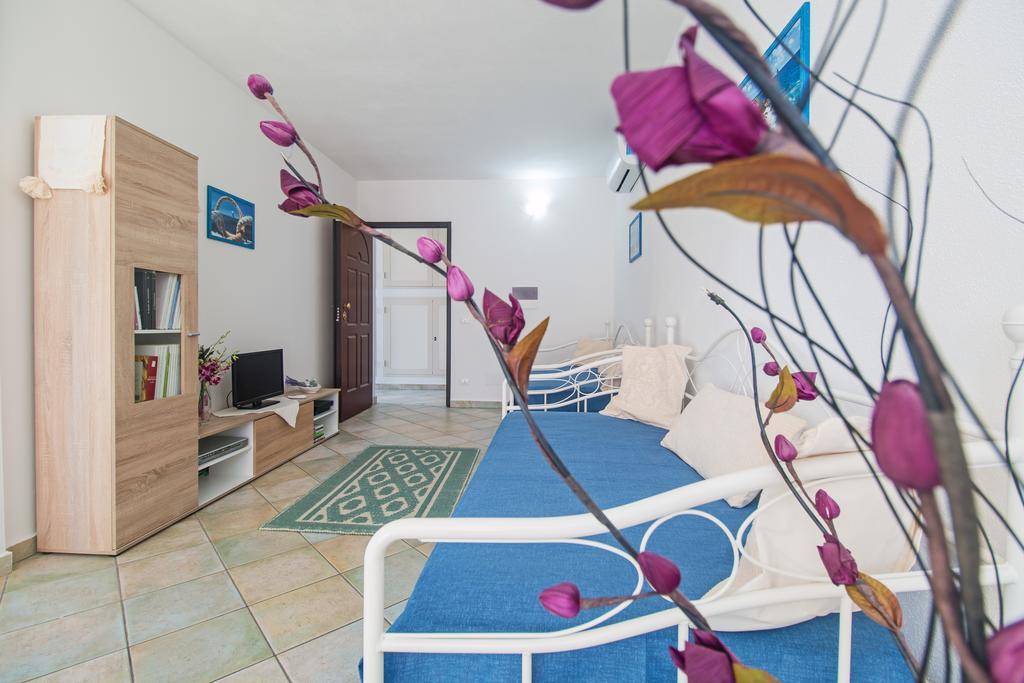 Residenza Maria Antonia - Private Apartment Orosei Exterior foto